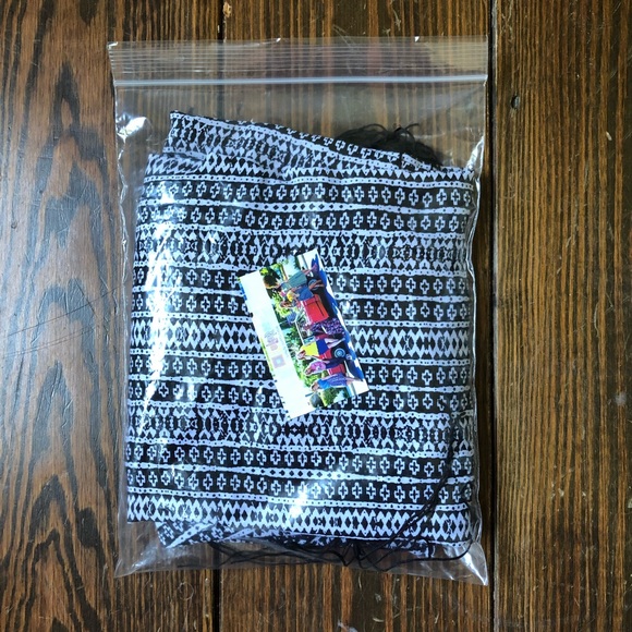 NWT LuLaRoe Monroe Kimono - Picture 5 of 5